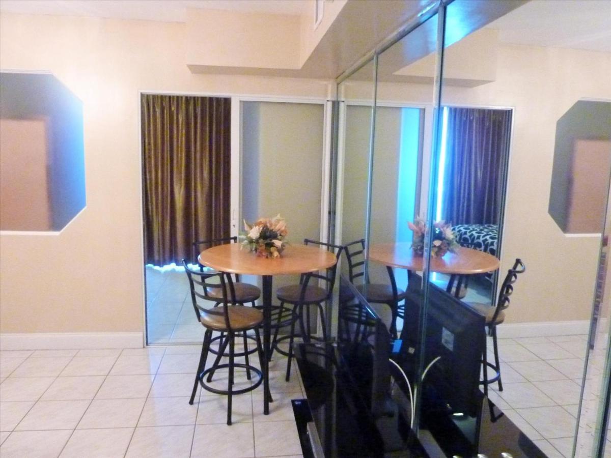 Castle 727 Studio With Balcony And Ocean View, Pool, Tennis, Beach Access, Free Parking Villa Miami Beach Eksteriør bilde